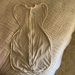 Love to Dream Small Gray swaddle. Very gently used! 🌸